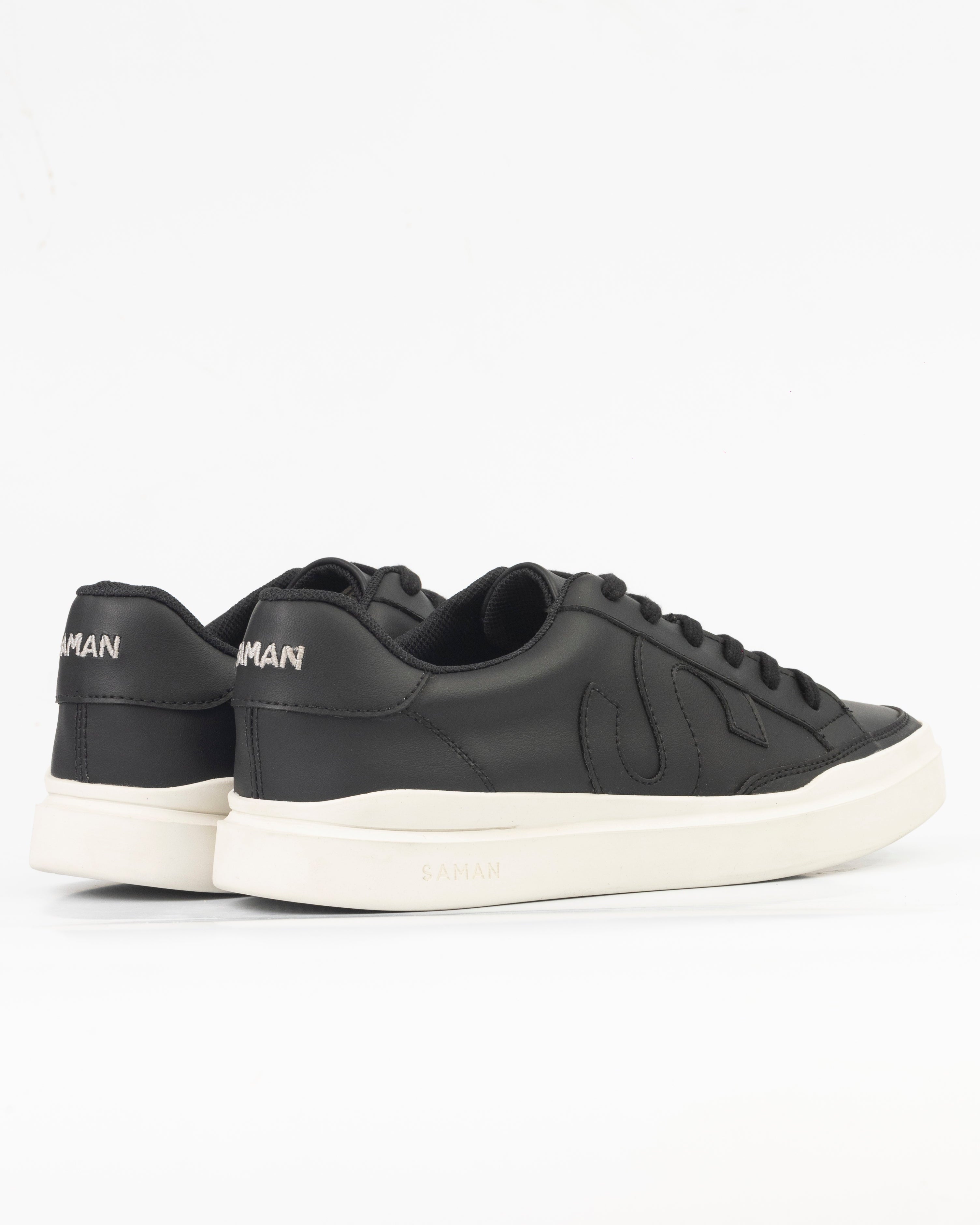 Tenis negros para vestir casual